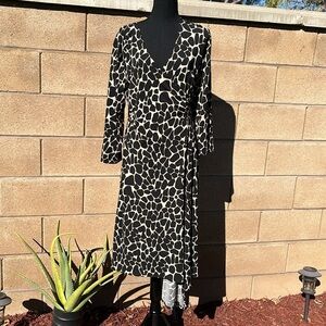 Low neck line leopard print rayon below the knee dress Size 14 by Enfocus Studio